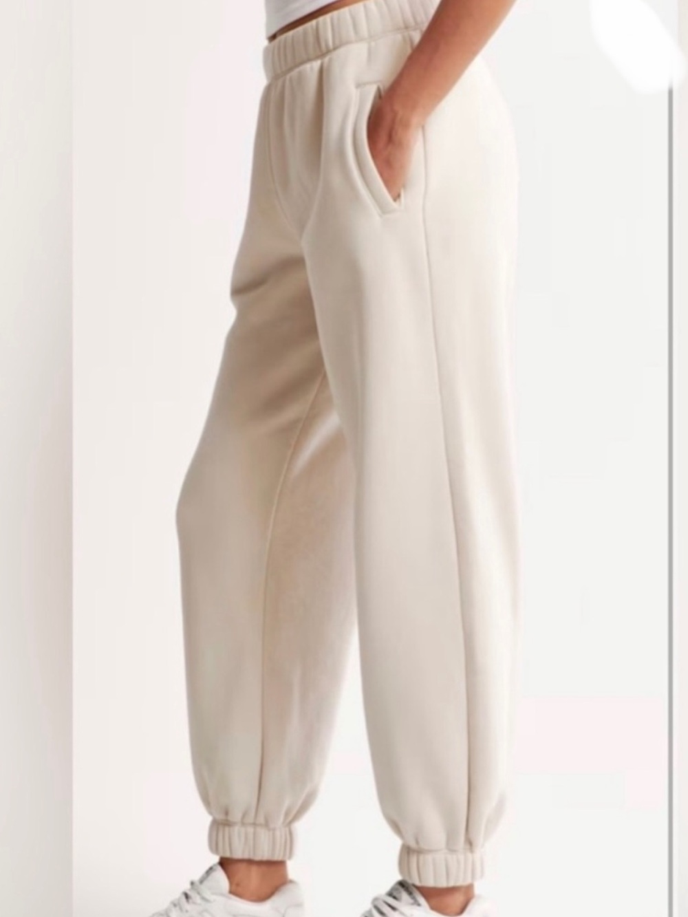 Abercrombie & Fitch Essential Oversized Sunday Sweatpants in Cream - Picture 3 of 10